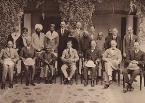 Prinsen och Maharaja Kumar på Residency, Udaipur (svartvitt foto) av English Photographer