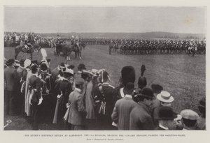 Queens Birthday Review vid Aldershot, de 15:e husarerna, som leder kavalleribrigaden och passerar Saluting-Point av English Photographer