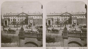 The Royal Mint, London av English Photographer