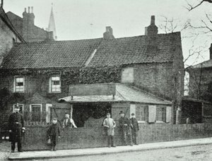 The Smithy, Broadway, Crouch End, 1890 av English Photographer