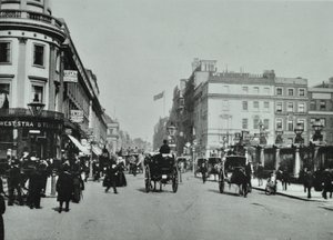 Stranden (väst), 1895 av English Photographer