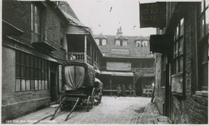 The Tabard Inn, Southwark av English Photographer