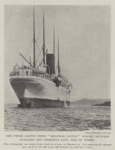 Union Castle Liner Braemar Castle i land mellan Gurnard och Thorness Bays, Isle of Wight av English Photographer
