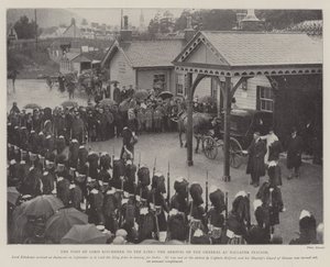 Lord Kitcheners besök hos kungen, generalens ankomst till Ballater Station av English Photographer