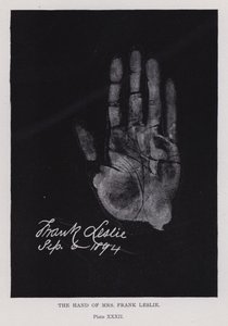 Mrs Frank Leslie hand (s/v foto) av English Photographer