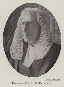 Den framlidne Mr L E Pyke, QC av English Photographer
