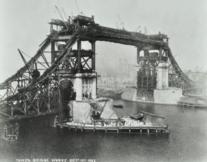 Tower Bridge under konstruktion, 1892 av English Photographer
