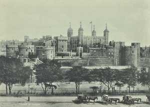Tower of London, Tower Hill, 1890 av English Photographer