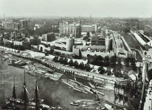 Tower of London, Tower Hill: från Tower Bridge, 1890 av English Photographer