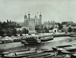 Tower of London, Tower Hill: från floden, 1895 av English Photographer
