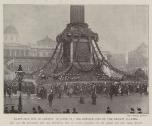 Trafalgar Day i London, 21 oktober, dekorationerna av Nelson-kolonnen av English Photographer