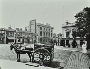 Upper Richmond Road, väster om Putney High Street, visar hästdraget fordon i förgrunden, 1880 av English Photographer