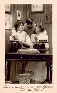 Vi arbetar under stor press på kontoret av English Photographer