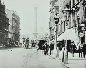 Whitehall, Westminster LB: Whitehall ser till Trafalgar Square, 1895 av English Photographer