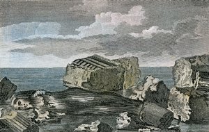En räfflad kolossalstaty av en kvinna som hittades i den antika staden Canopus i Egypten. 1807 (gravyr) av English School