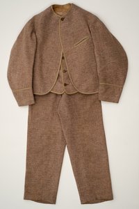 Pojkkostym, ca 1880 (vävd ull) av English School