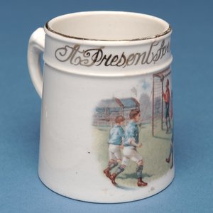 Barnmugg (keramik) av English School