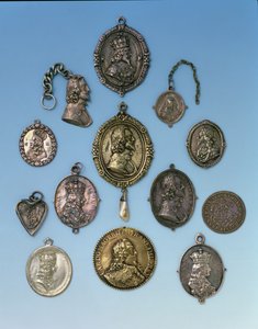 Engelska inbördeskrigsmärken för anhängare av Charles I (1625-49) (metall) av English School