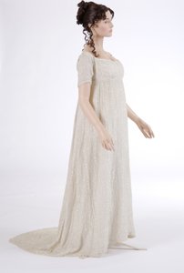 Aftonklänning, 1800 (bomullsmuslin & glaspärlor) av English School