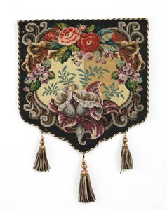Brandskärmspanel, ca 1850 (Berlin ullpanel med pärl och sidenbaksida) av English School