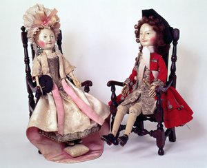 Lord and Lady Clapham, trädockor tillverkade under William och Mary-perioden, sent 17:e, ca 1680-talet (se även 2453)
