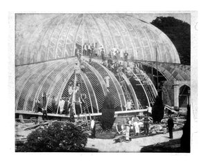 Reparerar Great Conservatory i Chatsworth, Derbyshire i slutet av 1800-talet av English School