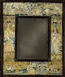 Spegel med upphöjt arbetsbroderi, ca. 1650-1700 (pärlor, aviga metallic, spetsar, siden, linne, trä, glas) av English School