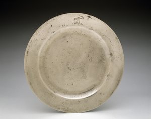 Tallrik, c. 1750 (tenn) av English School