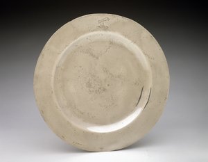 Tallrik, c. 1750 (tenn) av English School