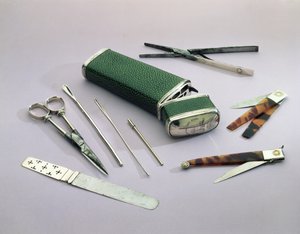 Pocket Etui, som innehåller kirurger instrument för mindre operationer (shagreen, silver, stål och sköldpaddsskal) av English School