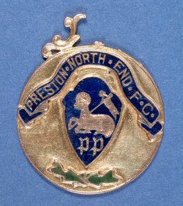 Preston North End Football Club Medal, 1897-98 (metall) (se även 315001) av English School