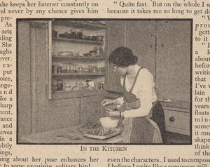 Sylvia i köket på 113 Inverness Terrace, i Louise Morgans "Sylvia Townsend Warner: A Writer Who Follows None of the Rules", Everyman New Series 4 av English School