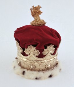 Hertiginnan av Norfolks Coronet (förgylld silver, sammet och hermelin) av English School