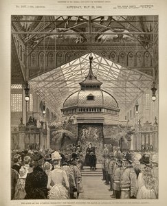 The Queen at the Liverpool Exhibition: Her Majesty Knighting the Mayor of Liverpool on the Dais in the Central Gallery, från The Illustrated London News, 22 maj 1886 av English School