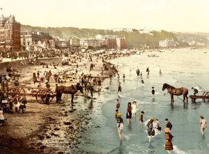 The beach, Douglas (handfärgat foto) av English School