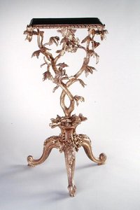 Stativbord, ca 1760 (förgyllt trä) av English School