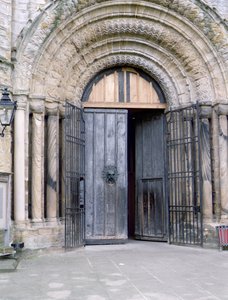 Utsikt över North Door of Durham Cathedral (foto) av English School