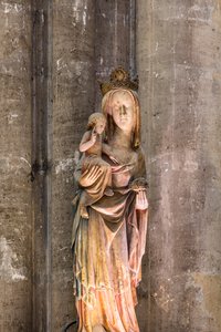 Jungfru med barn, känd som Notre-Dame de la Nef.1300-talet (Alabaster) av English School