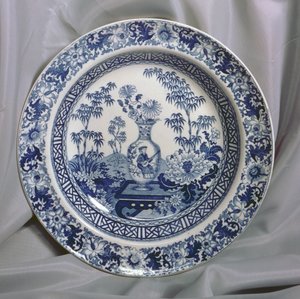 Wedgwood Blue tryckt tallrik, kinesiskt vasmönster, c.1810 (keramik) av English School