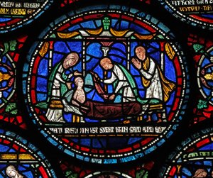 Fönster s6 som visar en scen från ett St Thomas Becket Miracle-fönster: Cicely of Plumstead(?) sitter uppe på sin bår av English School