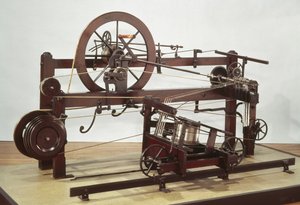 Replika av den spinnande mule-ramen uppfann av Samuel Crompton (1753-1827) ca 1772-79 (trä och metall)