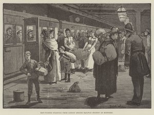 Hop-Pickers startar från London Bridge Railway Station vid midnatt. av Enoch Ward