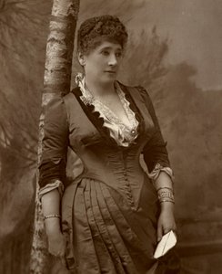 Mrs John Wood, brittisk skådespelerska och teaterchef, 1888.