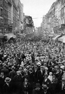Dans i det fria den 14 juli, Paris, 1931. av Ernest Flammarion