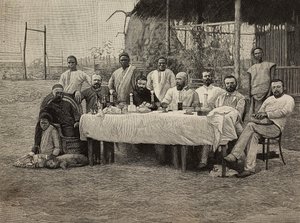 Bankett mot slaveri på italienska konsulatet i Boma, Demokratiska republiken Kongo, gravyr av Ernesto Mancastropa från fotografi av Giuseppe Corona, från L
