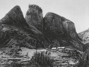 Ichangfu, Pi kia shan, Hupei, Brush Holder Mountain mittemot Dragon King