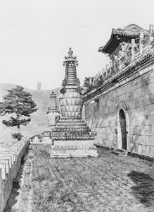 Jehol, Pu lo sze, Chihli, terrass i lamaklostret Pu lo sze (svartvitt foto)