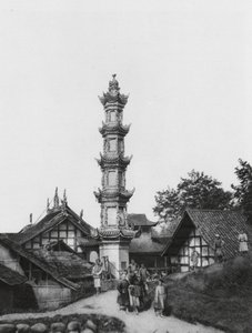Kiungchou, Szechuan, By (svartvitt foto) av Ernst Boerschmann
