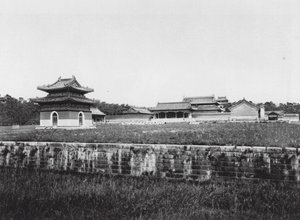 Siling, Chihli, ett gravtempel (svartvitt foto) av Ernst Boerschmann