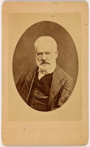 Victor Hugo framifrån av Etienne Carjat